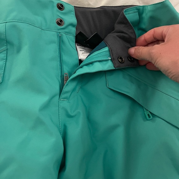 Patagonia Women’s Insulated Snow Pants Fresh Teal - Picture 7 of 12